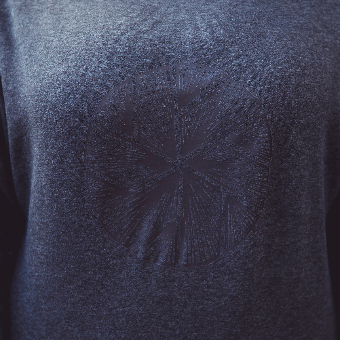 Crewneck Sweater Flake in Dark Grey - Image 4