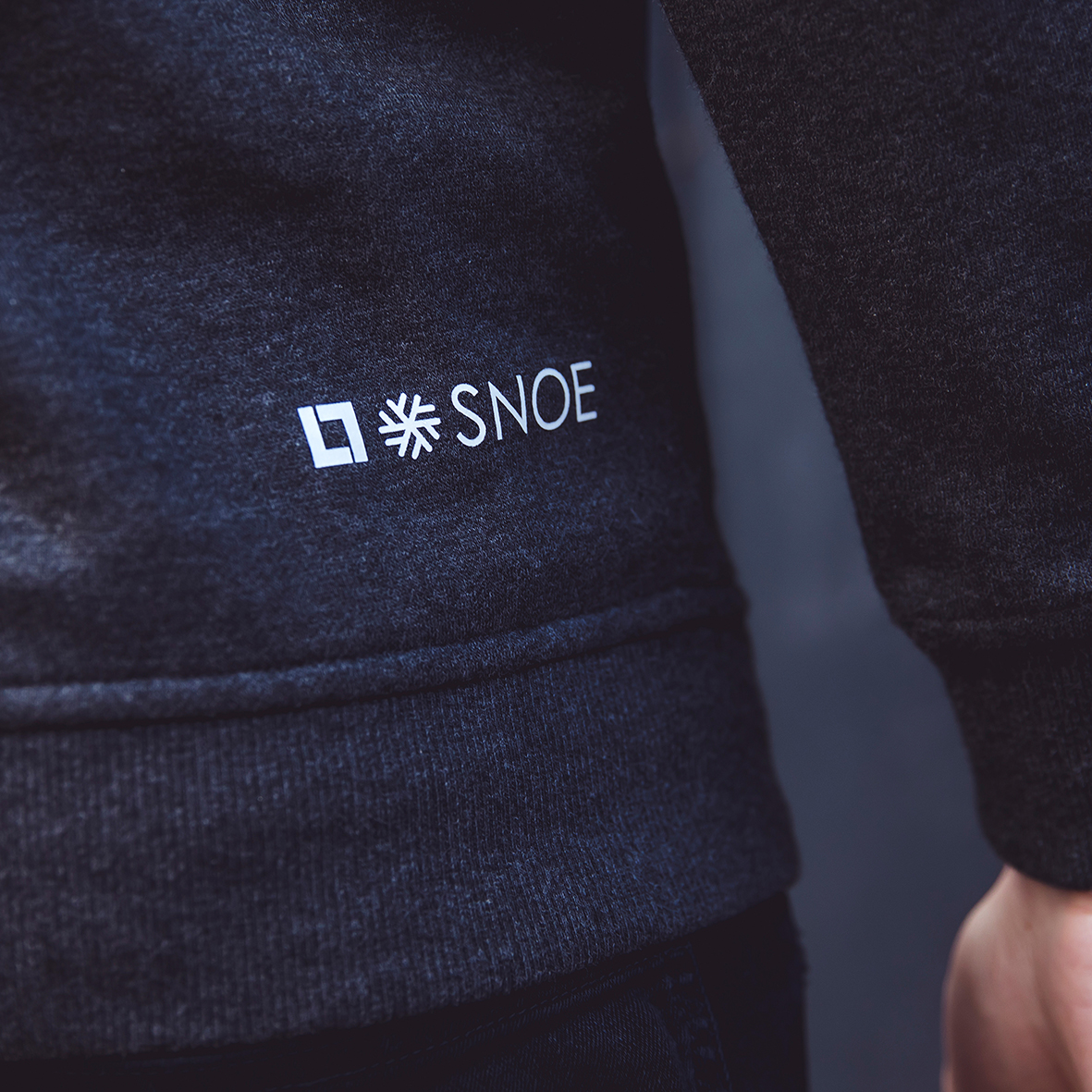 Crewneck Sweater Flake in Dark Grey - Image 3