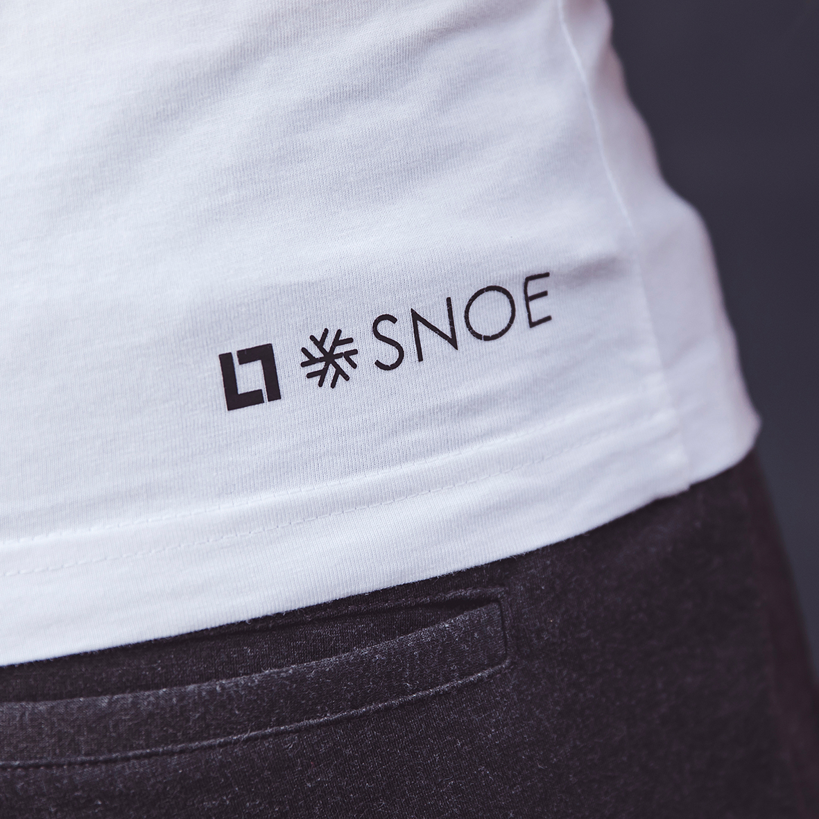 Round Neck T-Shirt Ananas in White - Image 3