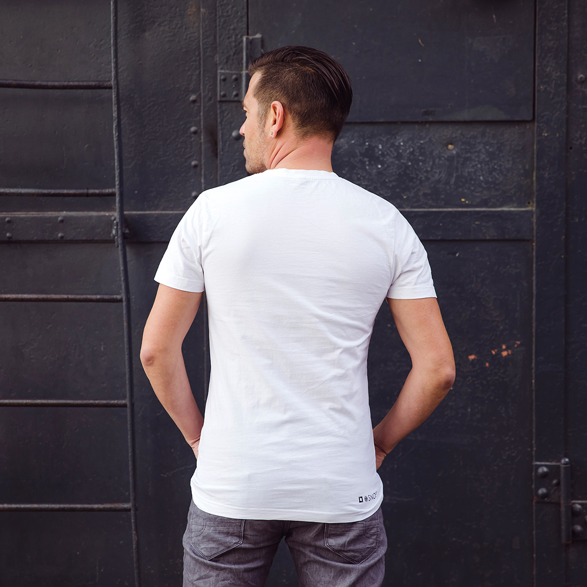 Round Neck T-Shirt Flake in White - Image 2