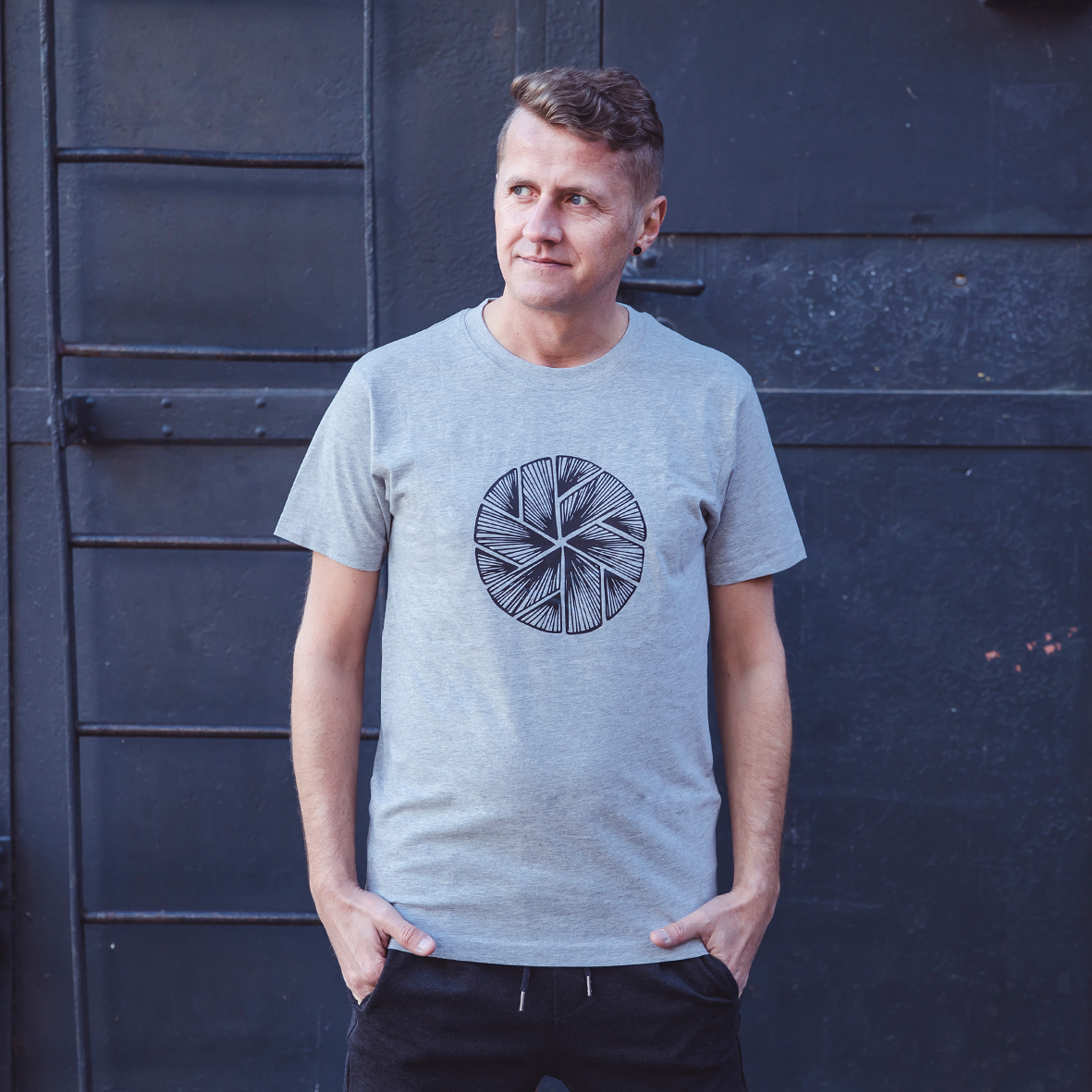 Round Neck T-Shirt Flake in Light Grey