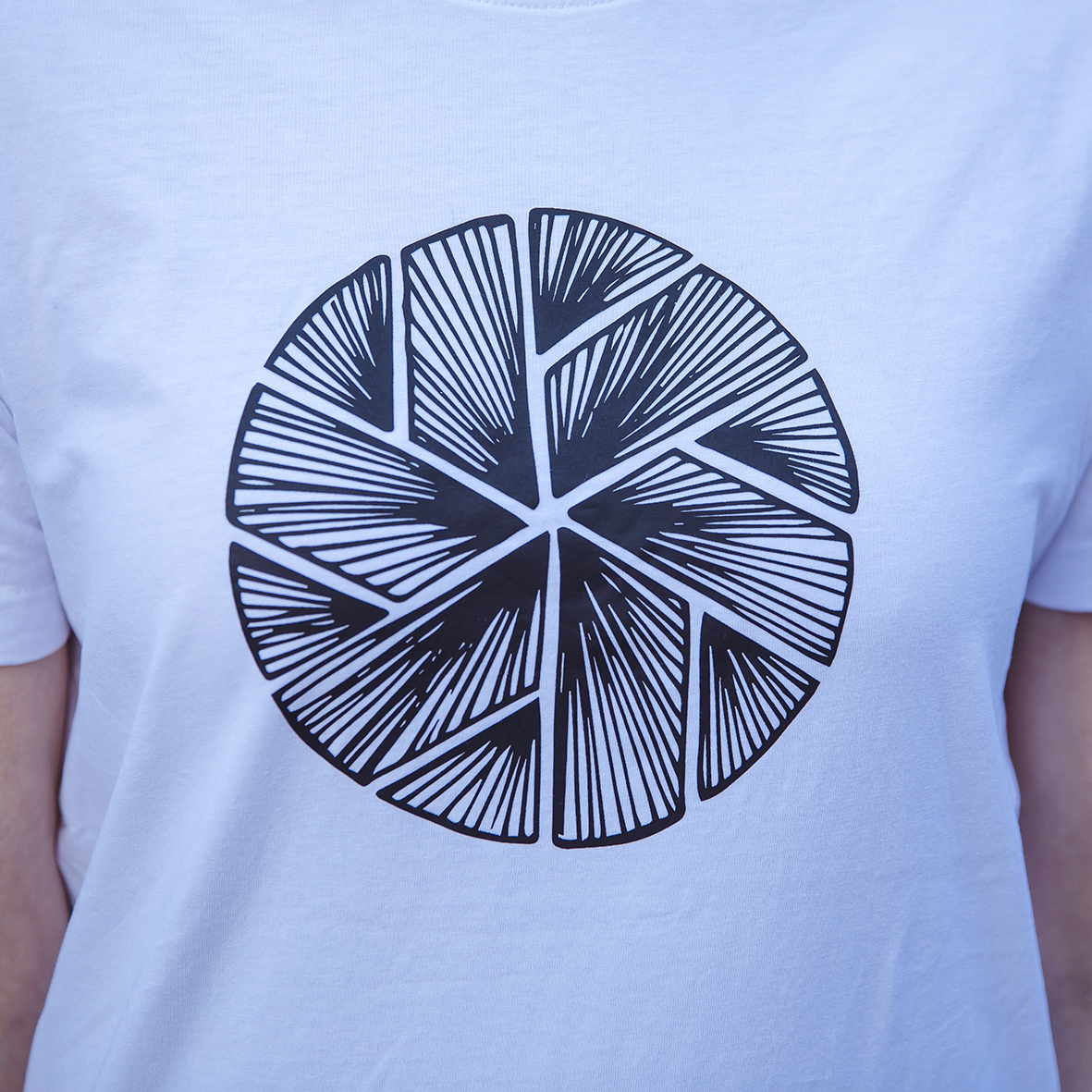 Round Neck T-Shirt Flake in White - Image 4