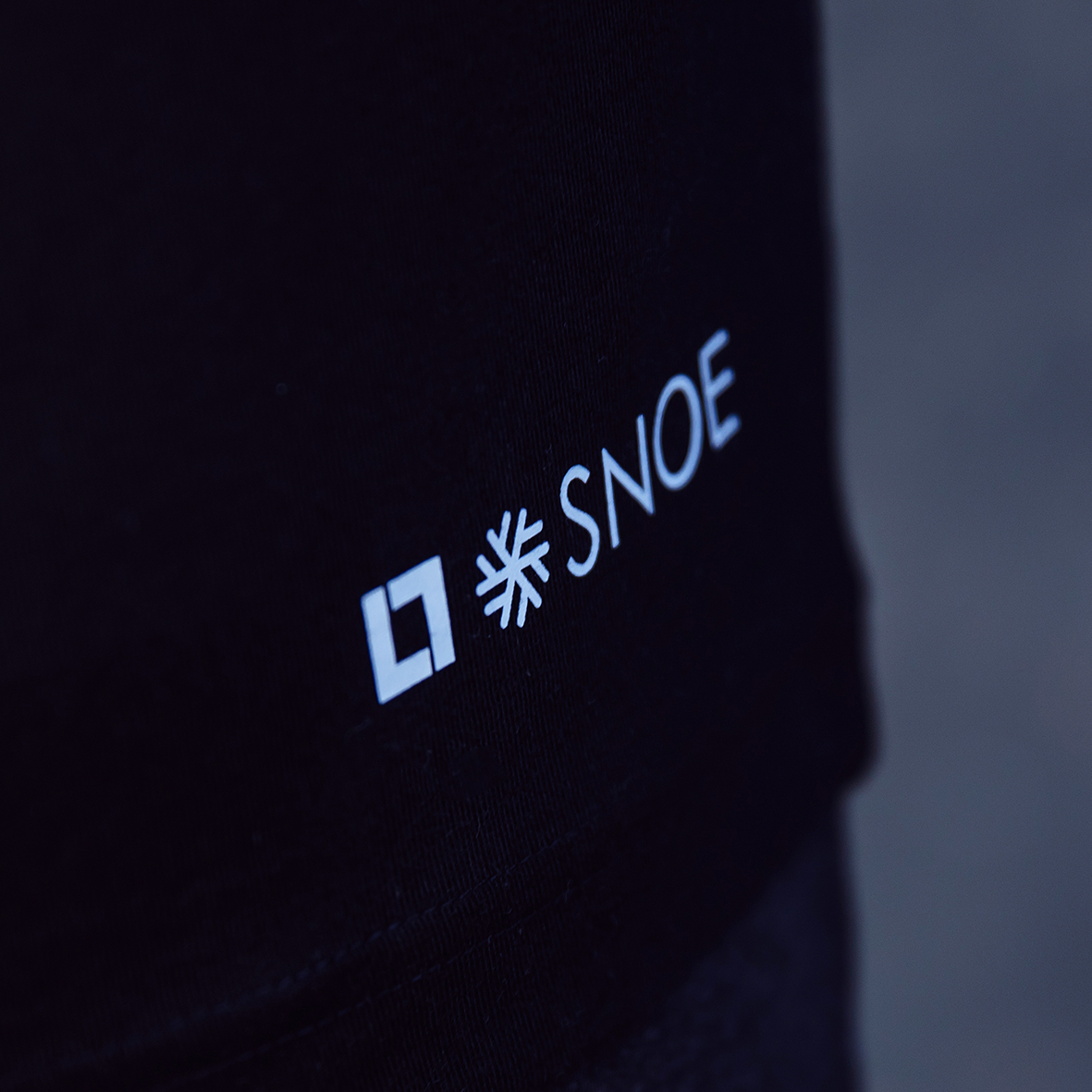 Round Neck T-Shirt Flake in Black - Image 3