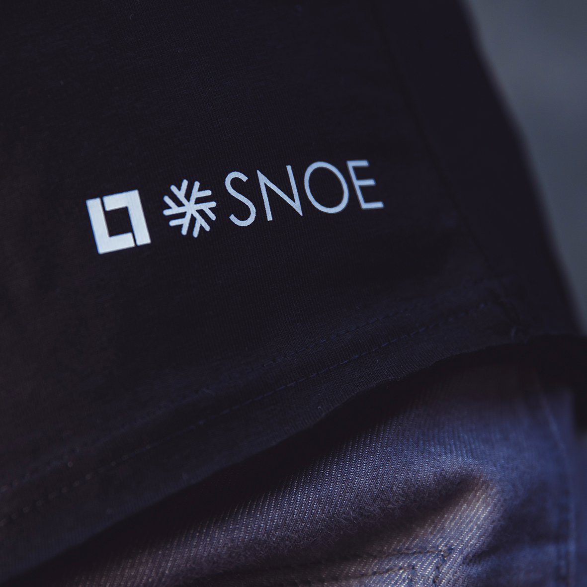 Sleeveless T-Shirt Flake in Black - Image 4