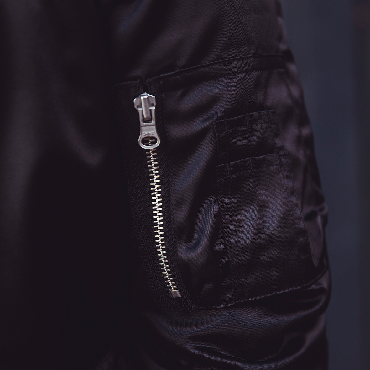 Ladies Flake Bomber Jacket in Black - Image 4