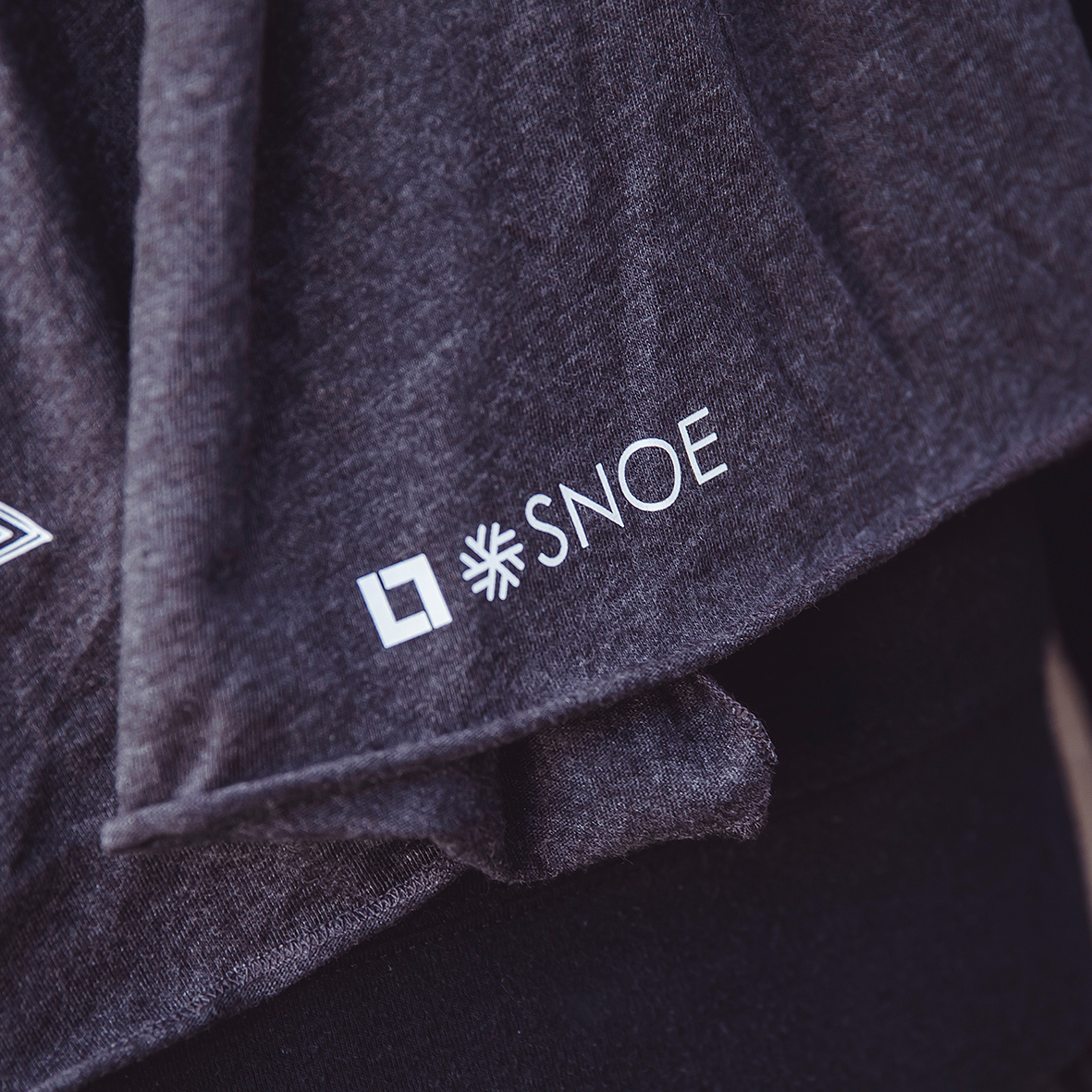 The SNOE Jersey Scarf Head - Image 3