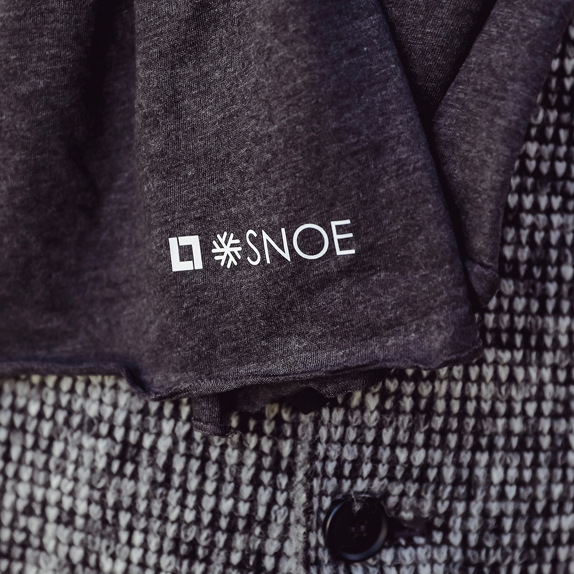 The SNOE Jersey Scarf Contact - Image 3