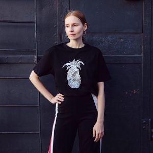 Round Neck T-Shirt Ananas in Black