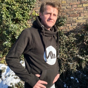 Andreas Henneberg | Cross Neck Hoodie in Black