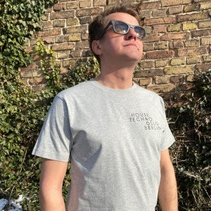 Round Neck T-Shirt Anagram in Light Grey