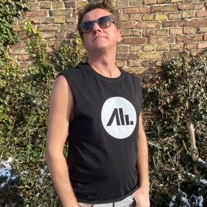 Andreas Henneberg | Sleeveless T-Shirt in Black