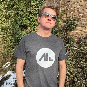 Andreas Henneberg | Round Neck T-Shirt in Dark Grey