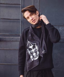 The SNOE Jersey Scarf Head